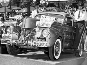 Ford V8 Deluxe Fordor Sedan